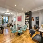 Luxury Place Near Champs Elysees