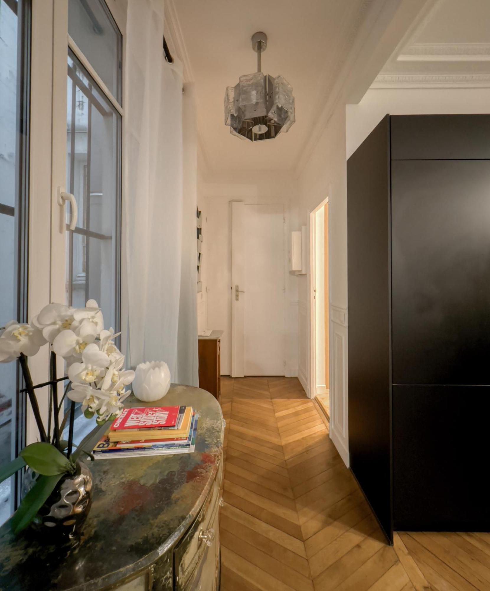 Luxury Place Near Champs Elysees