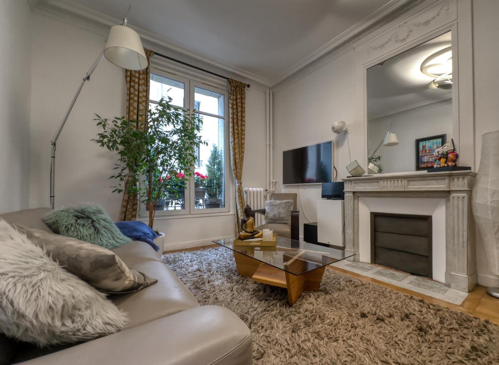 Luxury Place Near Champs Elysees