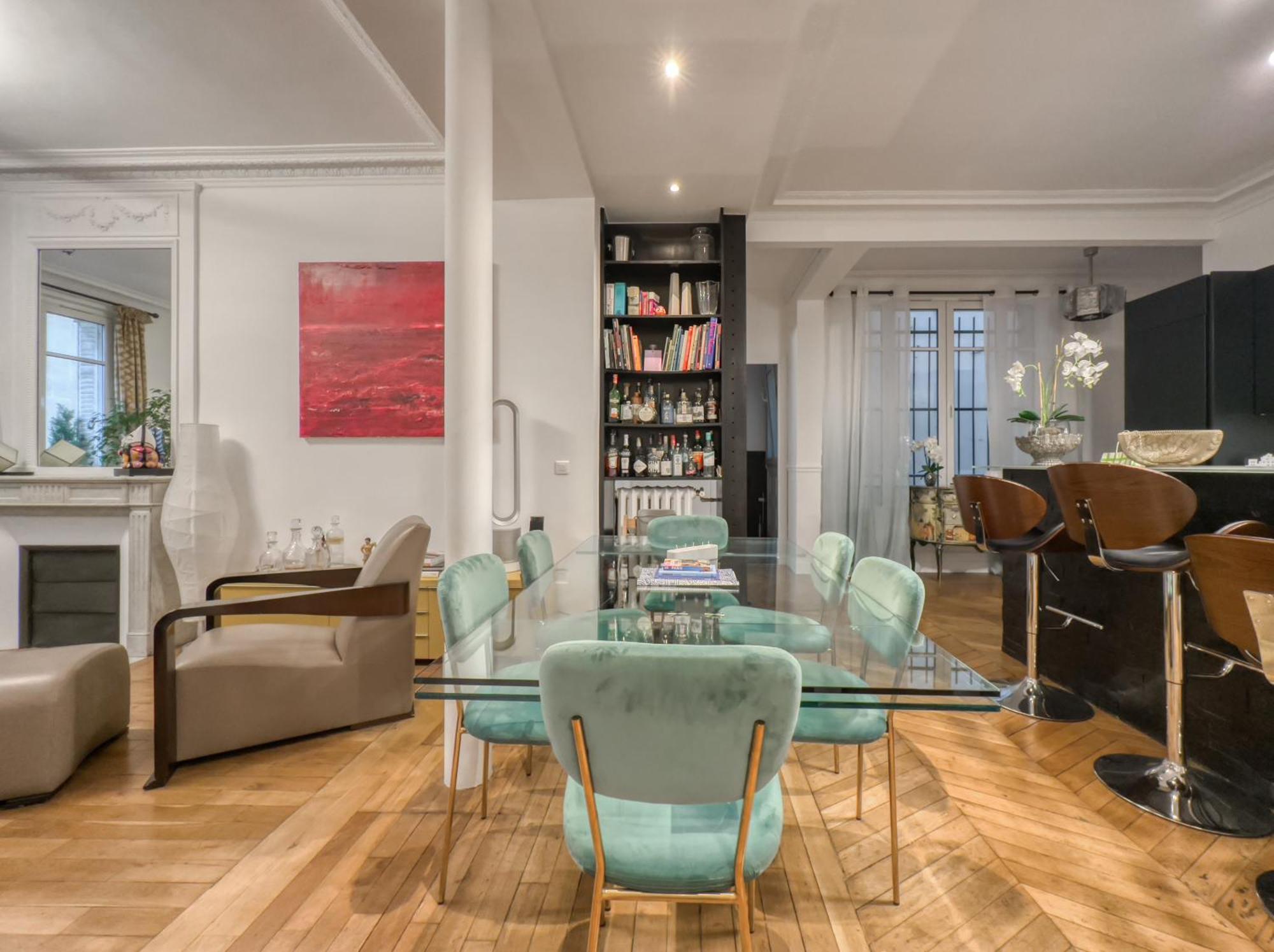 Luxury Place Near Champs Elysees