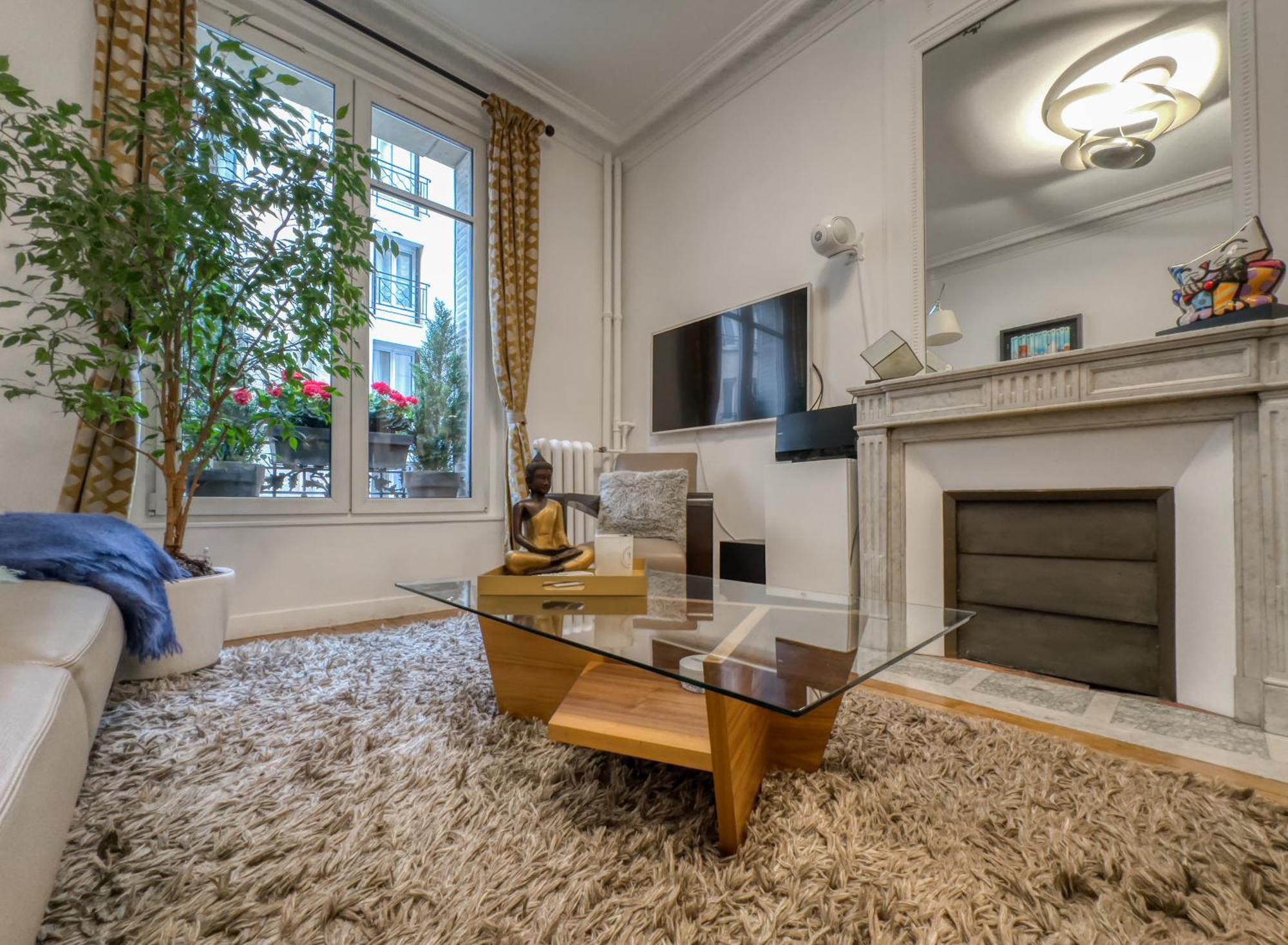 Luxury Place Near Champs Elysees Apartment