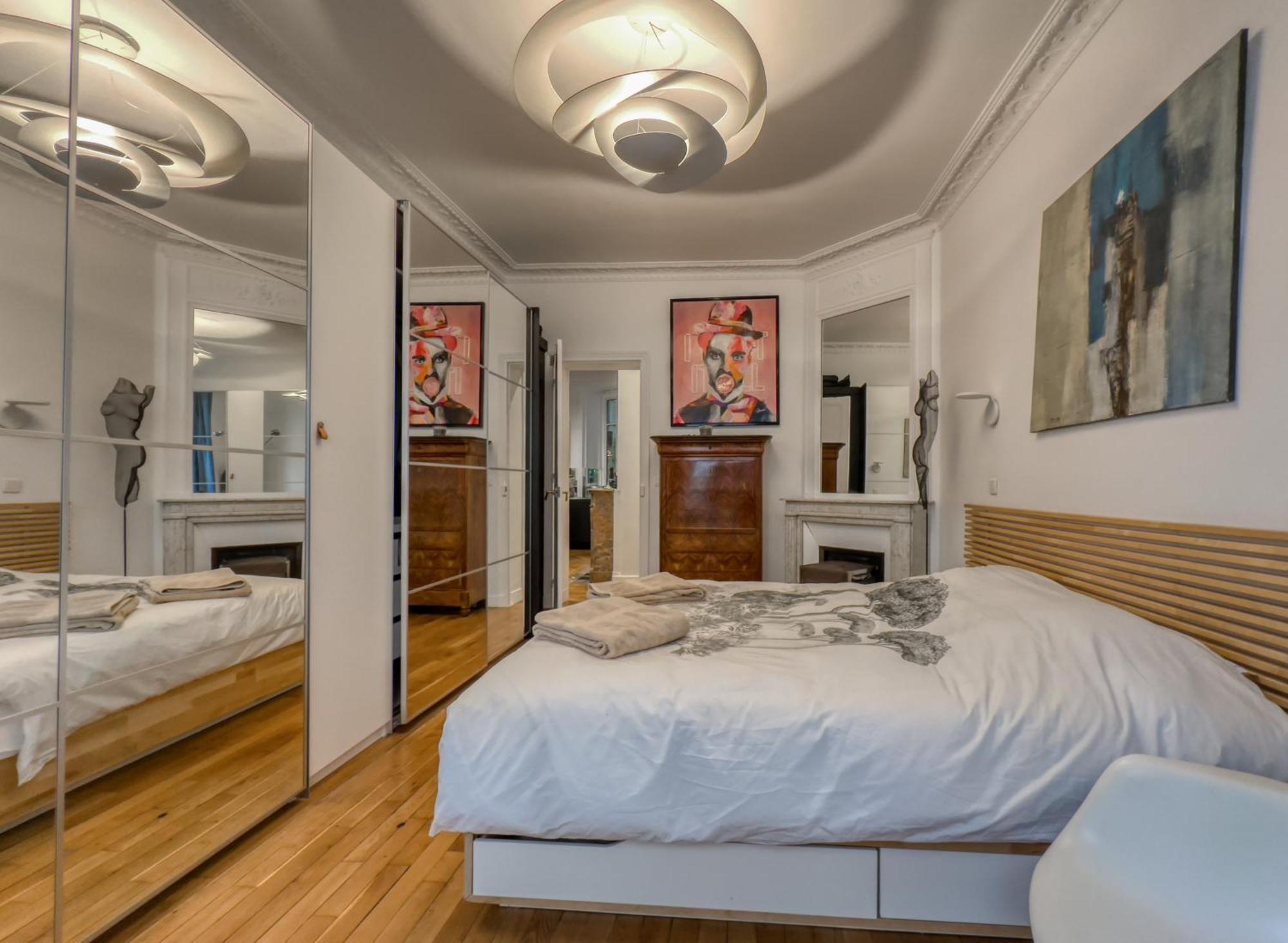 Apartment Luxury Place Near Champs Elysees Paris